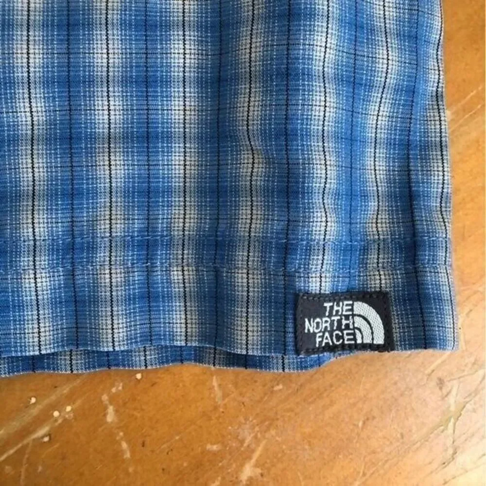 The North Face Men's Large Blue White Plaid Camping Hiking Short Sleeve Shirt‎